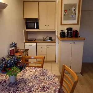 Appartement Cosy Ty Avel Avec Parking , Balcon & Wifi, Quiberon